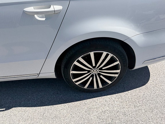 Volkswagen Passat 14 of 20