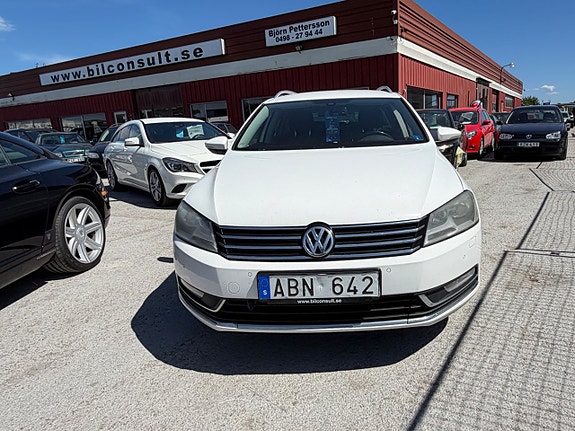 Volkswagen Passat 2 of 5