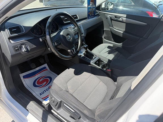 Volkswagen Passat 17 of 20
