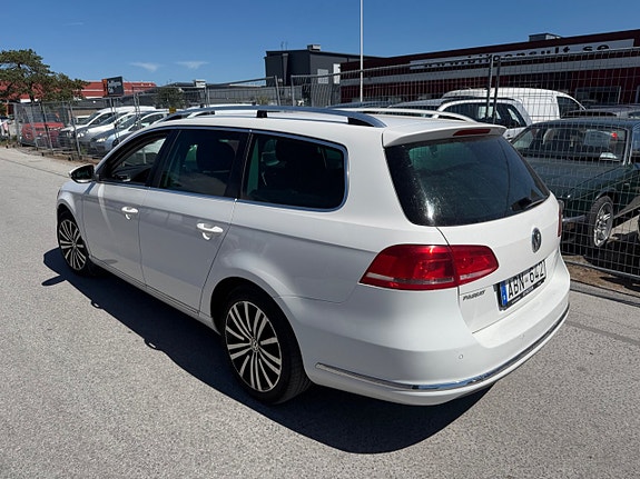 Volkswagen Passat 13 of 20