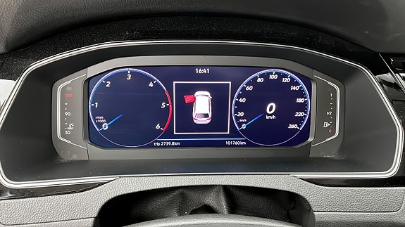 Volkswagen Passat Alltrack 14 of 14