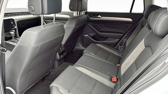 Volkswagen Passat Alltrack 11 of 14