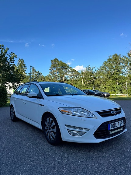 Ford Mondeo 2 of 5