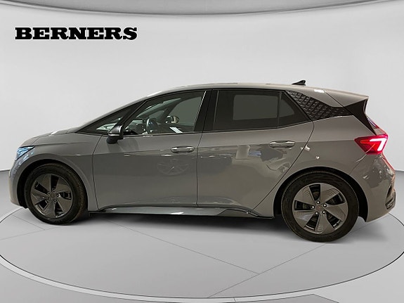 Cupra Born 2 of 5