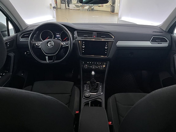 Volkswagen Tiguan 5 of 5
