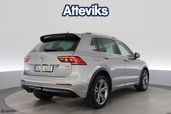 Volkswagen Tiguan 3 of 5