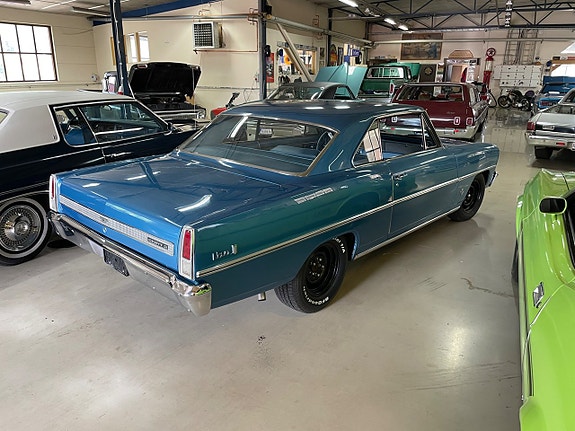 Chevrolet Nova 3 of 5