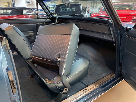 Chevrolet Nova 13 of 30