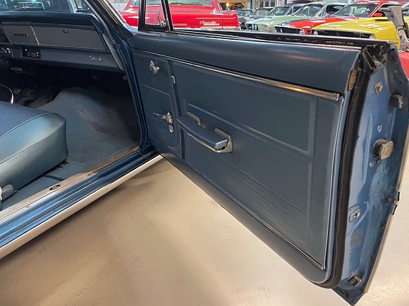 Chevrolet Nova 11 of 30
