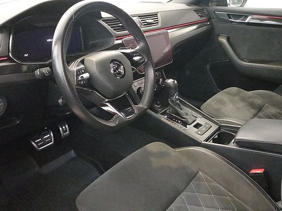Skoda Superb 9 of 12