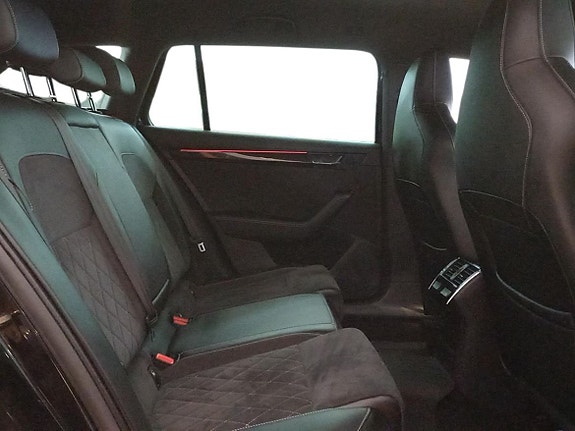 Skoda Superb 11 of 12