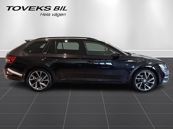 Skoda Superb 4 of 5