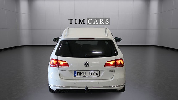 Volkswagen Passat 2 of 5