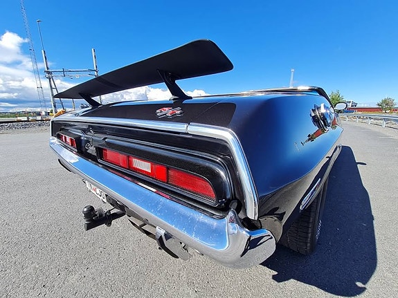 Dodge Challenger 4 of 5