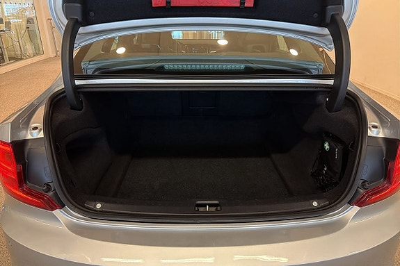 Volvo S90 12 of 16