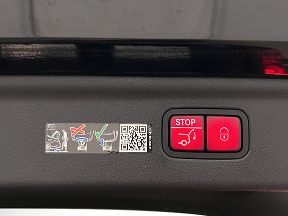 Mercedes-Benz EQE SUV 30 of 30