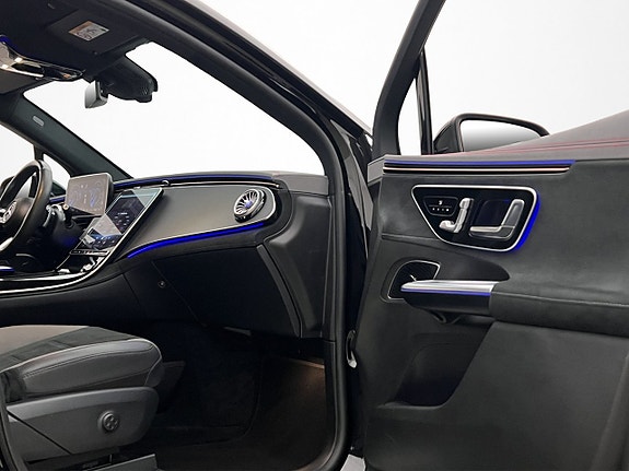 Mercedes-Benz EQE SUV 26 of 30