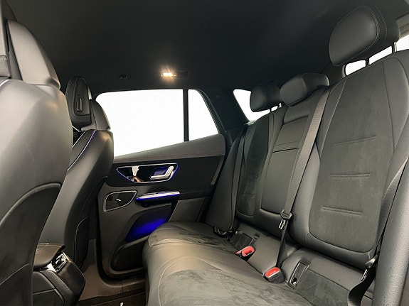 Mercedes-Benz EQE SUV 28 of 30