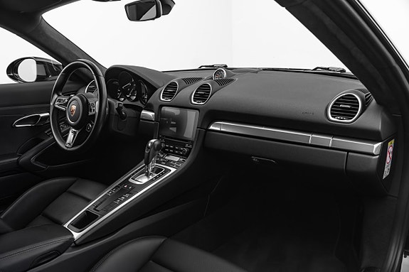 Porsche 718 Cayman GTS 24 of 30