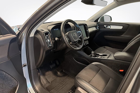 Volvo XC40 6 of 16