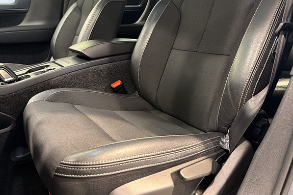Volvo XC40 14 of 16