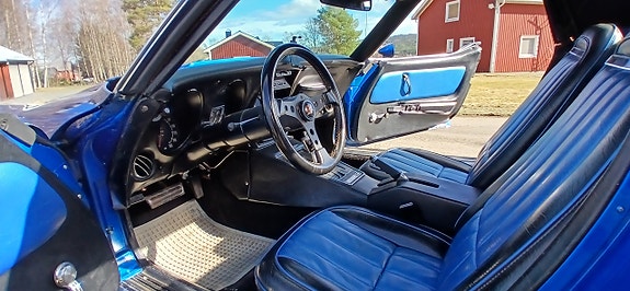 Chevrolet Corvette 4 of 4