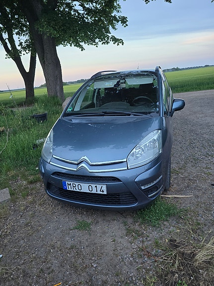 Citroen Grand C4 Picasso 2 of 5