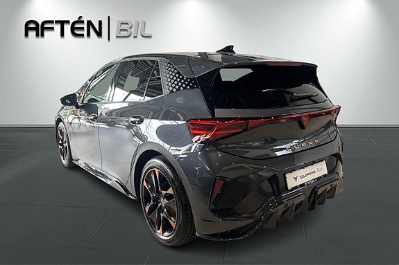 Cupra Born 7 of 21