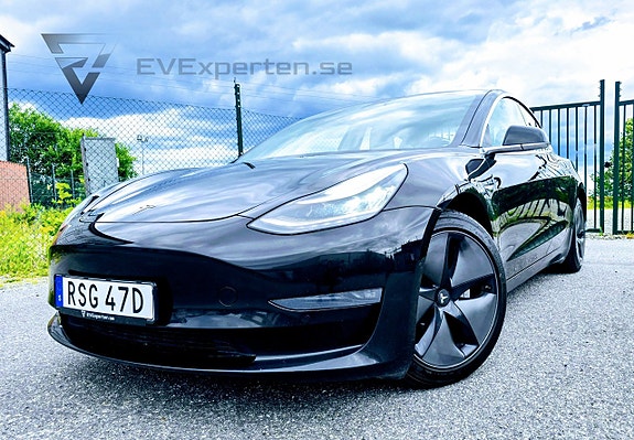 Tesla Model 3 5 of 5