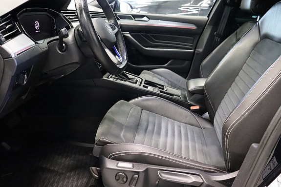 Volkswagen Passat 18 of 30