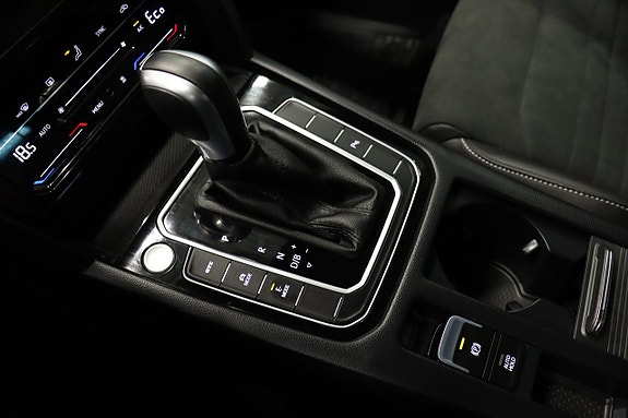 Volkswagen Passat 12 of 30