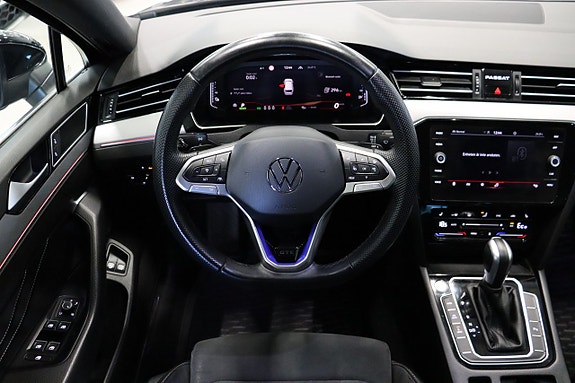 Volkswagen Passat 22 of 30
