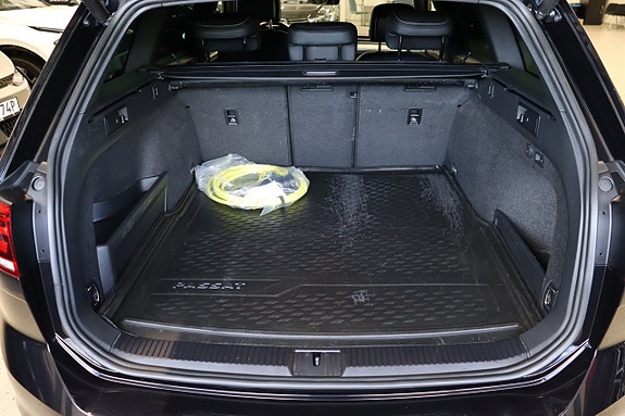 Volkswagen Passat 7 of 30