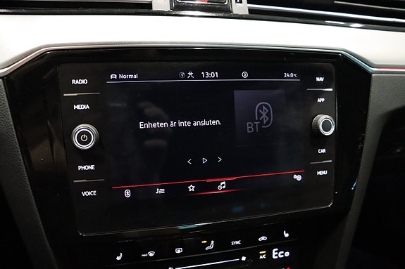 Volkswagen Passat 29 of 30