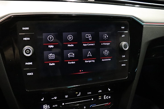 Volkswagen Passat 11 of 30