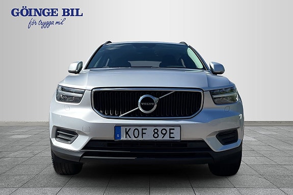 Volvo XC40 3 of 5