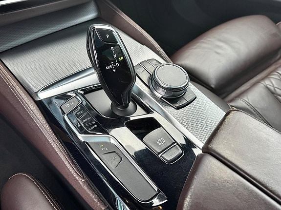 BMW 540i 11 of 24