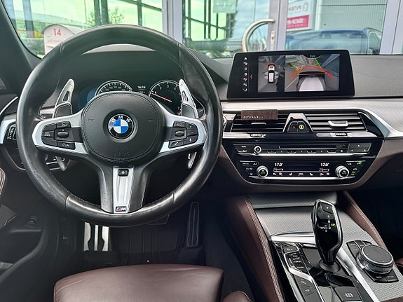 BMW 540i 10 of 24