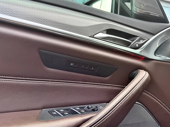 BMW 540i 18 of 24
