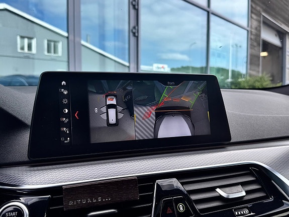 BMW 540i 13 of 24