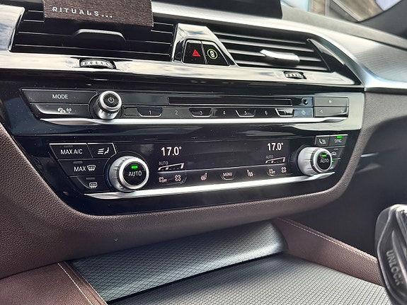BMW 540i 15 of 24