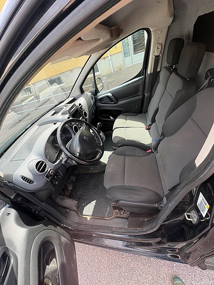 Peugeot Partner 3 of 5