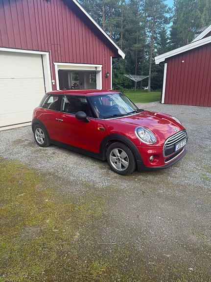 MINI One 2 of 4