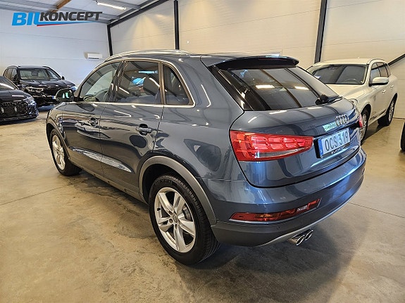 Audi Q3 3 of 5