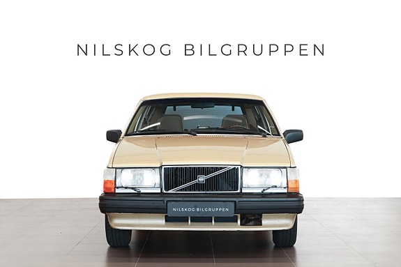 Volvo 740 2 of 5
