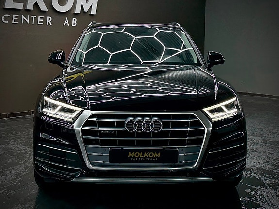 Audi Q5 2 of 5