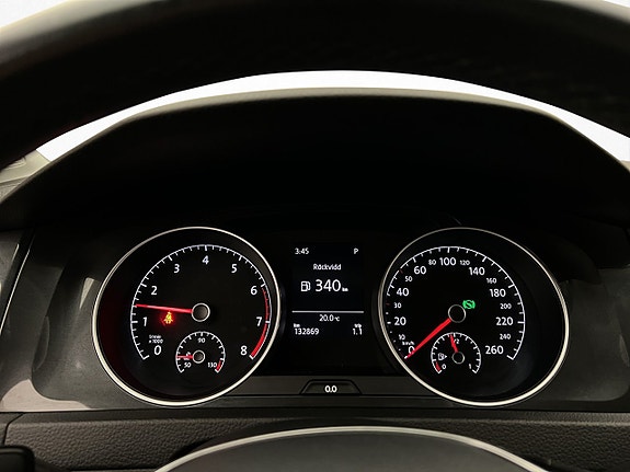 Volkswagen Golf VII 16 of 30