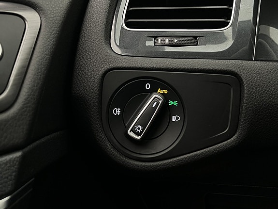 Volkswagen Golf VII 14 of 30