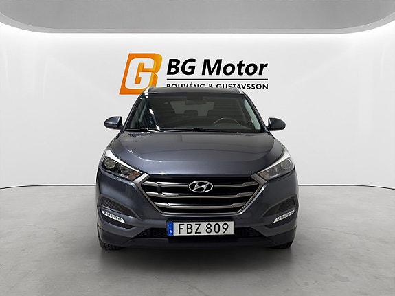 Hyundai Tucson 2 of 5