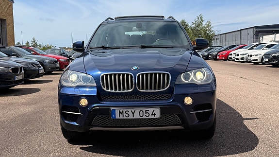 BMW X5 2 of 5